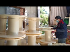 Kabel, das Maschinen- und Spulenladen verdreht