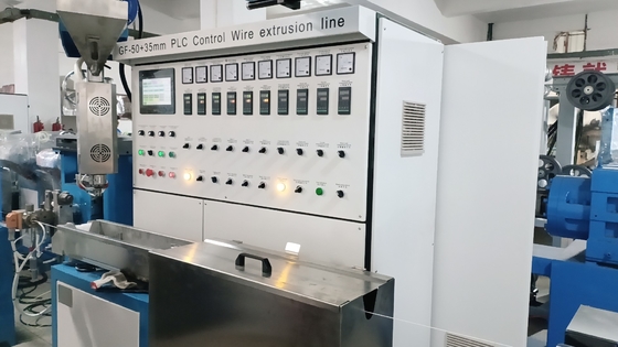 Maschine zur Herstellung von Netzwerkkabeln 50+35 PLC-Steuerungsdraht-Extrusionslinie