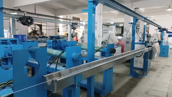 Maschine zur Herstellung von Netzwerkkabeln 50+35 PLC-Steuerungsdraht-Extrusionslinie
