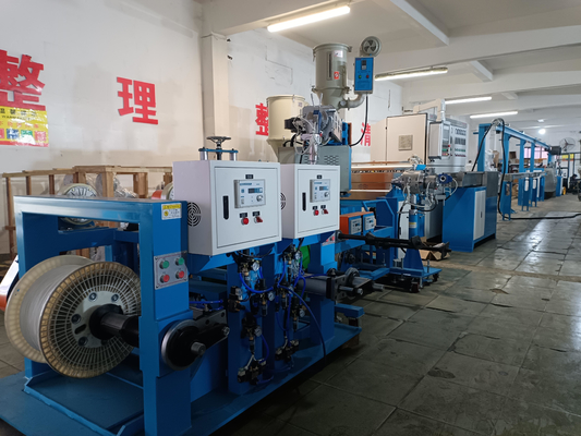 φ90mm+φ50mm Draht- und Kabelmaschine Hochgeschwindigkeits-Leistungsschiene PVC-PE-Extrusionsmaschine